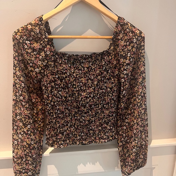 All in Favor Puff long Sleeve Floral top - Picture 7 of 10